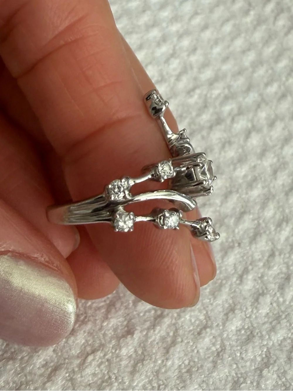 14k white gold diamond ring